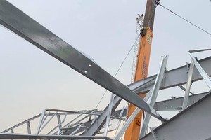 廠房倒塌現場。（圖源：霸山）