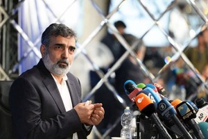 伊朗原子能組織發言人別魯茲‧卡馬萬迪(Behrouz Kamalvandi)稱，根據伊朗最高國家安全委員會的決定，伊朗當天已將豐度為3.67%的濃縮鈾產量提升4倍。（圖源：互聯網）