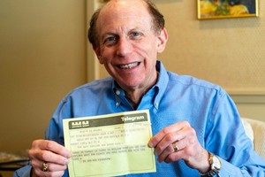 芬克收到電報後非常高興。（圖源：AP）