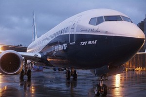 目前全球多個國家和航空公司禁飛失事波音機型。（圖源：VCG）