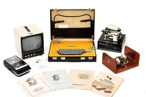 連同Apple-I電腦拍賣的還有使用手冊及微處理器等。（圖源：互聯網）