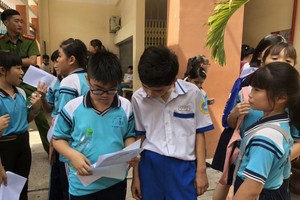 考生在考試後分享試題。