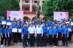 共青團第五郡郡委昨(26)日上午在市胡志明博物館舉行2019年“優秀青年遵循胡志明主席教誨”表彰儀式。