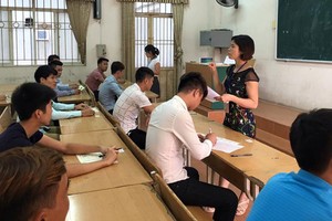 參加韓語考試以到韓國打工。