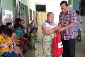 富南證券公司關懷孤童