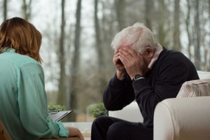 55歲以上老人需警惕抑鬱症。（示意圖源：互聯網）