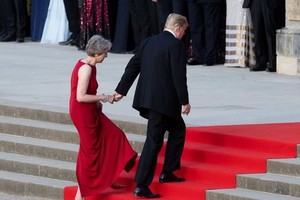 特朗普（右）再度訪英，特蕾莎·梅已含淚辭職。（圖源：VCG） 