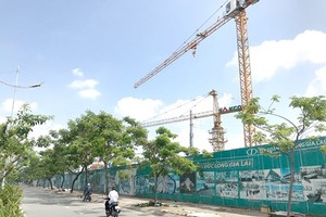 位於第七郡Golden Land項目已暫停施工。