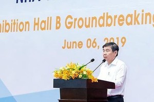 市人委會主席阮成鋒在動工儀式上致詞。（圖源：清元）