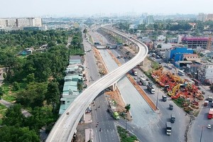 在新東區車站、市國立大學、新腫瘤醫院、仙泉旅遊區附近區域的濱城-仙泉地鐵1號線。