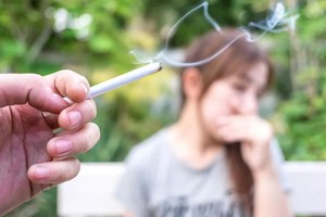 預防高血壓，遠離二手煙。（示意圖源：互聯網）