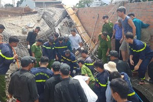 建築工程施工意外，手腳架突然倒塌，導致1人當場死亡、另1人重傷。（圖源：黃公東）