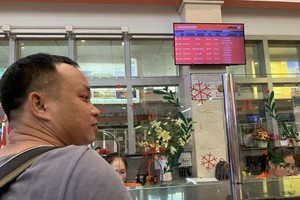 航班訊息狀態可在機場FIDS屏幕系統連續更新。（圖源：功忠）