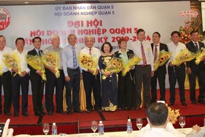 新屆執委合影。