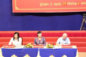 市國會代表團於昨(19)日上午與第二郡選民接觸。（圖源：豐裕）