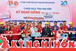 “粉紅色暑期”志願者做好服務社群準備。