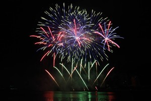 英國和芬蘭煙花隊進入 DIFF 決賽。（圖源：互聯網）