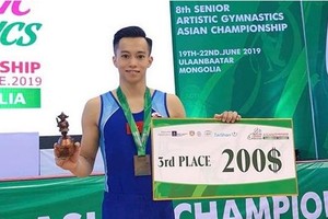 黎清松奪得男子單杠銅牌。