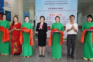 圖為“達樂-胡志明主席遺囑落實50週年”資料圖書展開幕式。（圖源：VOV）