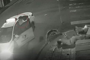 肇事司機冷血無情揚長而去造成連日來輿論紛然。（圖源：監控視頻截圖）