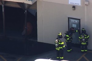 消防人員趕到現場。（圖源：CNN）