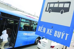 本市有大量巴士使用壓縮天然氣。