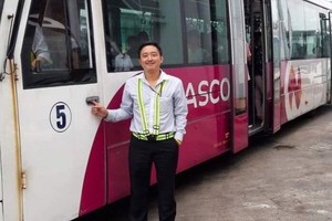 拾金不昧的司機阮文瓊。（圖源：NASCO）