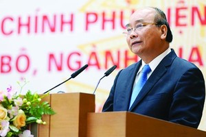 政府總理阮春福主持會議並發表講話。（圖源：VGP）