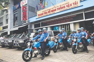 市交通運輸廳監察署出發開展交通安全宣傳活動。（圖源：互聯網）