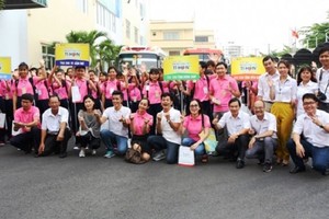 今年是該協會第九次舉辦，主題為“點燃夢想”，有來自安江、同塔、永隆、芹苴、檳椥省的100名家境貧困的優秀生參加。