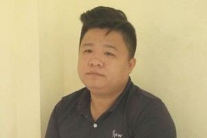 涉案嫌疑人何黃富強。（圖源：輝魄）