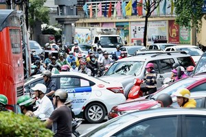 第三郡武氏六街-民主環島區域經常塞車。