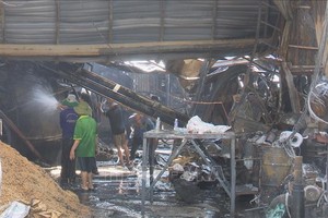 火勢熄滅後的現場一片狼藉。（圖源：越通社）