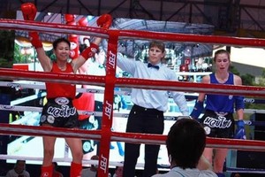 裴燕莉（左一）。（圖源：互聯網）