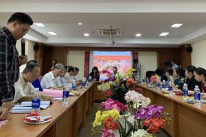 仁華(ManEdu)國際華語學校校長陳志明在會上發言。