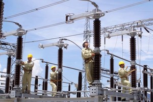 電力部門增添設備，提升服務質量。