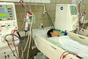 酒精中毒患者在醫院接受治療。（示意圖源：互聯網）