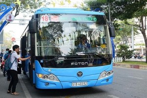 使用壓縮天然氣巴士可減少環境污染。