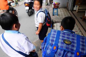 不少家長只按自己的希望和計劃“引導”子女“成龍”，而從未瞭解子女的愛好及願望。