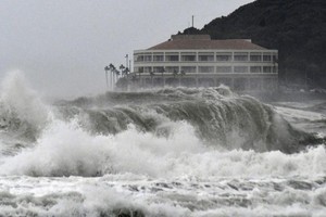 強颱風“羅莎”於15日在日本西部登陸。（圖源：互聯網）