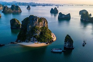 下龍灣９月起停止使用一次性塑料用品。圖為下龍灣海景一瞥。（圖源：互聯網）