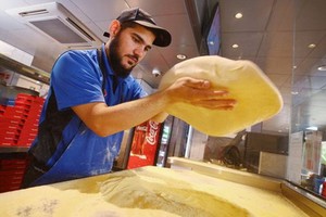 扎格羅斯在歐洲最快披薩製作者大賽連續三年獲得冠軍。（圖源：互聯網）