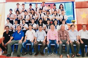 忠義華文學校舉行畢業典禮