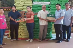 本市福建溫陵會館(觀音廟)昨(21)日開始贈送禮物給貧困戶與社會慈善單位。