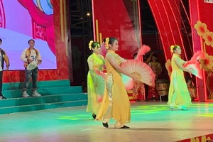 第五郡舉辦歌唱節目慶佳節