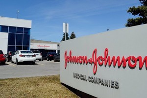 美國俄克拉何馬州法官宣佈，判決美國強生公司應為近年來該州的鴉片類藥物濫用情況負責，並判其支付賠償金5億7200萬美元。（圖源：互聯網）