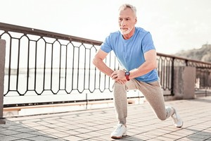 不做一個虛弱的長者。（示意圖源：互聯網）