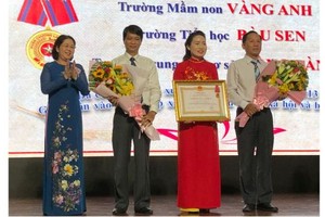 第五郡百分之百學生獲讀外語