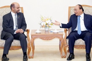 政府總理阮春福（右）接見石油輸出國組織(OPEC)的國際發展基金(OFID)主任阿卜杜勒‧哈米德。（圖源：光孝）