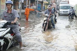 本市第七郡和芽皮縣地層下陷最明顯，令排水難度更加劇，逢潮汛或強降雨淹水狀況更嚴重。
